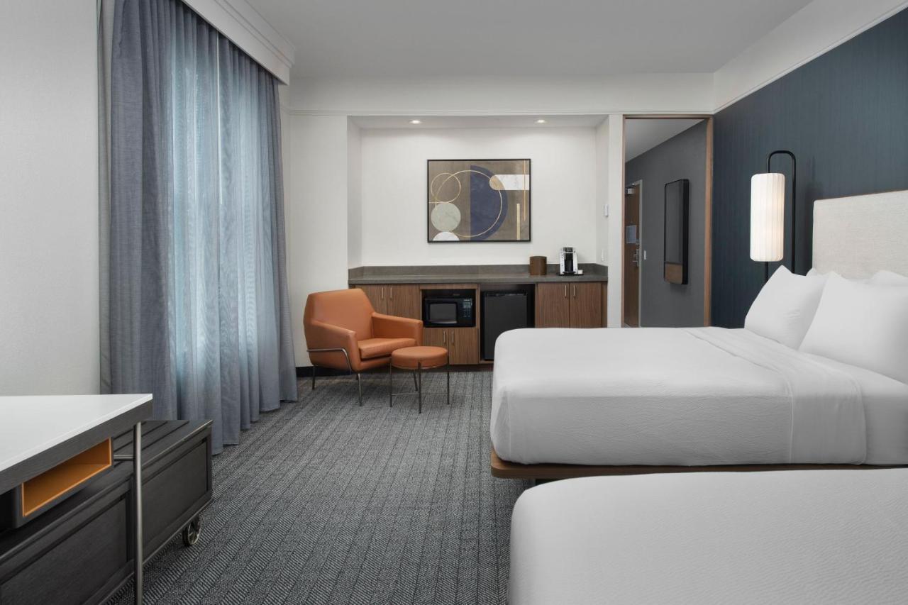 คอร์ทยาร์ด ซาวานนาห์ ดาวน์ทาวน์/ฮิสทอริก ดิสทริก Hotel ภายนอก รูปภาพ