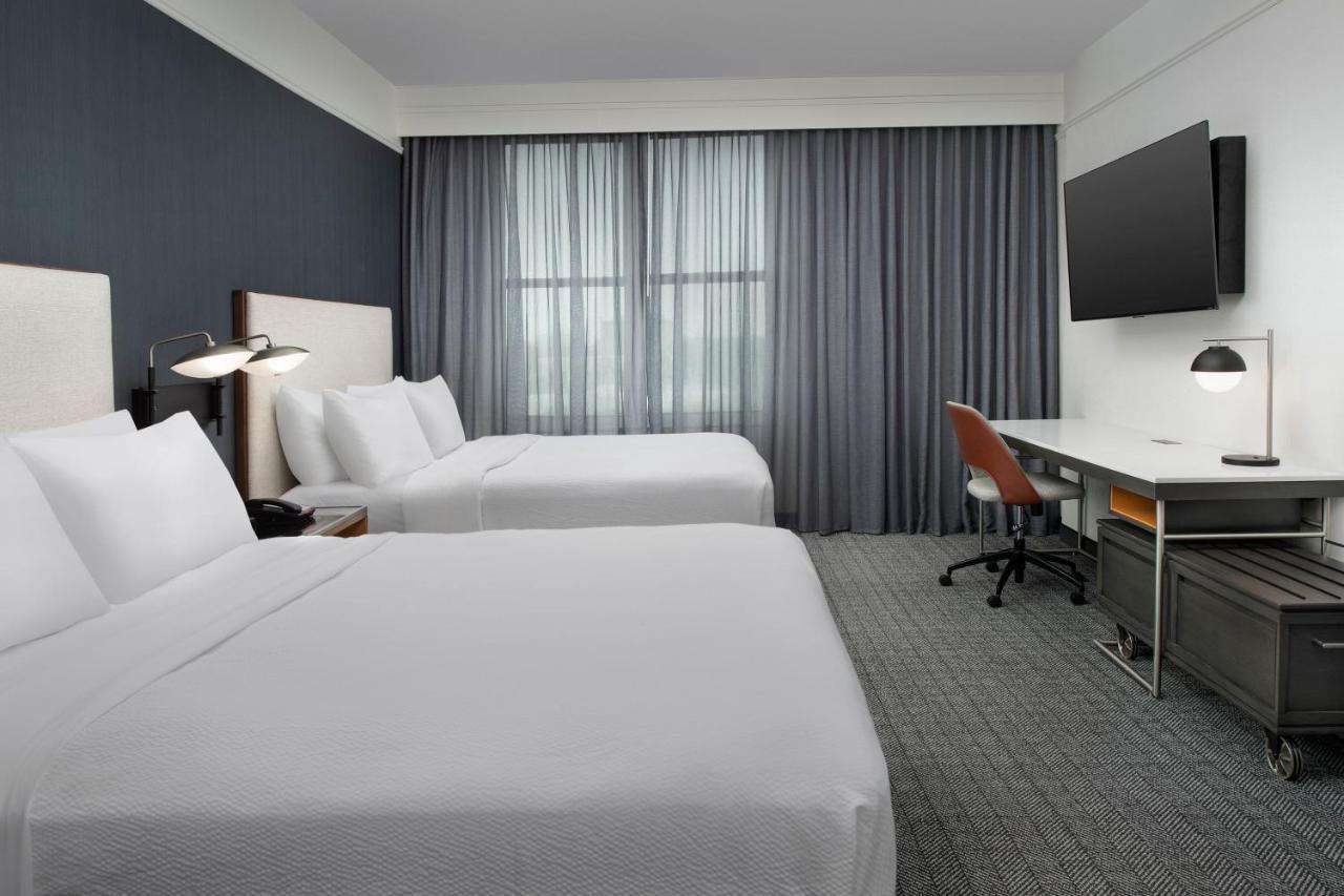 คอร์ทยาร์ด ซาวานนาห์ ดาวน์ทาวน์/ฮิสทอริก ดิสทริก Hotel ภายนอก รูปภาพ